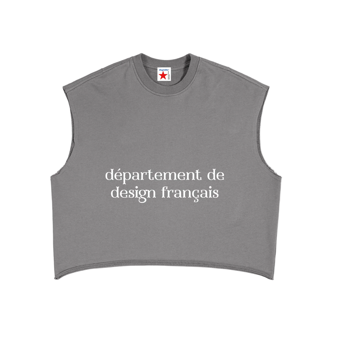 Tank top gris sin mangas getabbe con texto "département de design français" en blanco, acabado frayed, etiqueta con estrella roja, fondo blanco
