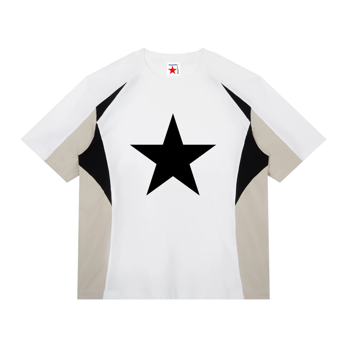 Camiseta blanca getabbe vista trasera con estrella negra grande al centro, paneles laterales beige albaricoque y triángulos negros geométricos en costados, etiqueta con estrella roja en cuello, hombro caído, corte holgado unisex, fondo blanco