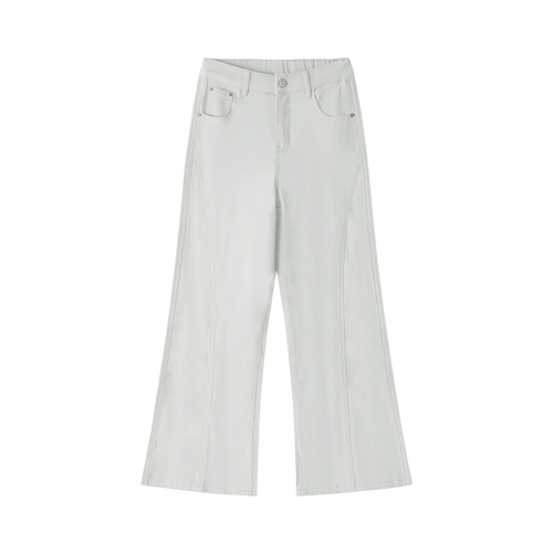 Pantalón acampanado gris claro getabbe vista trasera, estrella negra bordada en bolsillo trasero derecho, dos bolsillos traseros parche, cintura elástica, pierna flare, mujer, fondo blanco
