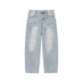 Jeans azules pierna ancha getabbe con lavado enzyme wash vintage, desgaste en muslos, corte holgado balloon, talle medio, bolsillos frontales, fondo blanco