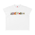 Camiseta blanca getabbe con logo "diegetabbe" en tipografía recortada multicolor estilo periódico newspaper, letras en rojo, amarillo, verde y negro sobre fondo crema, etiqueta con estrella roja, manga corta sin costuras laterales, corte holgado unisex, fondo blanco