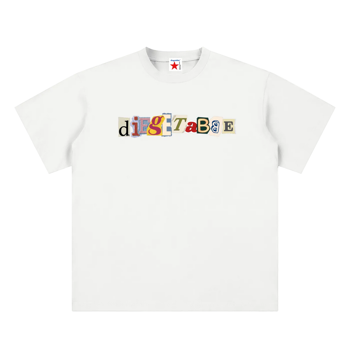Camiseta blanca getabbe con logo "diegetabbe" en tipografía recortada multicolor estilo ransom note, letras en rojo, amarillo, azul, verde y negro sobre fondos crema y gris, etiqueta con estrella roja, hombro caído, corte largo holgado unisex, fondo blanco