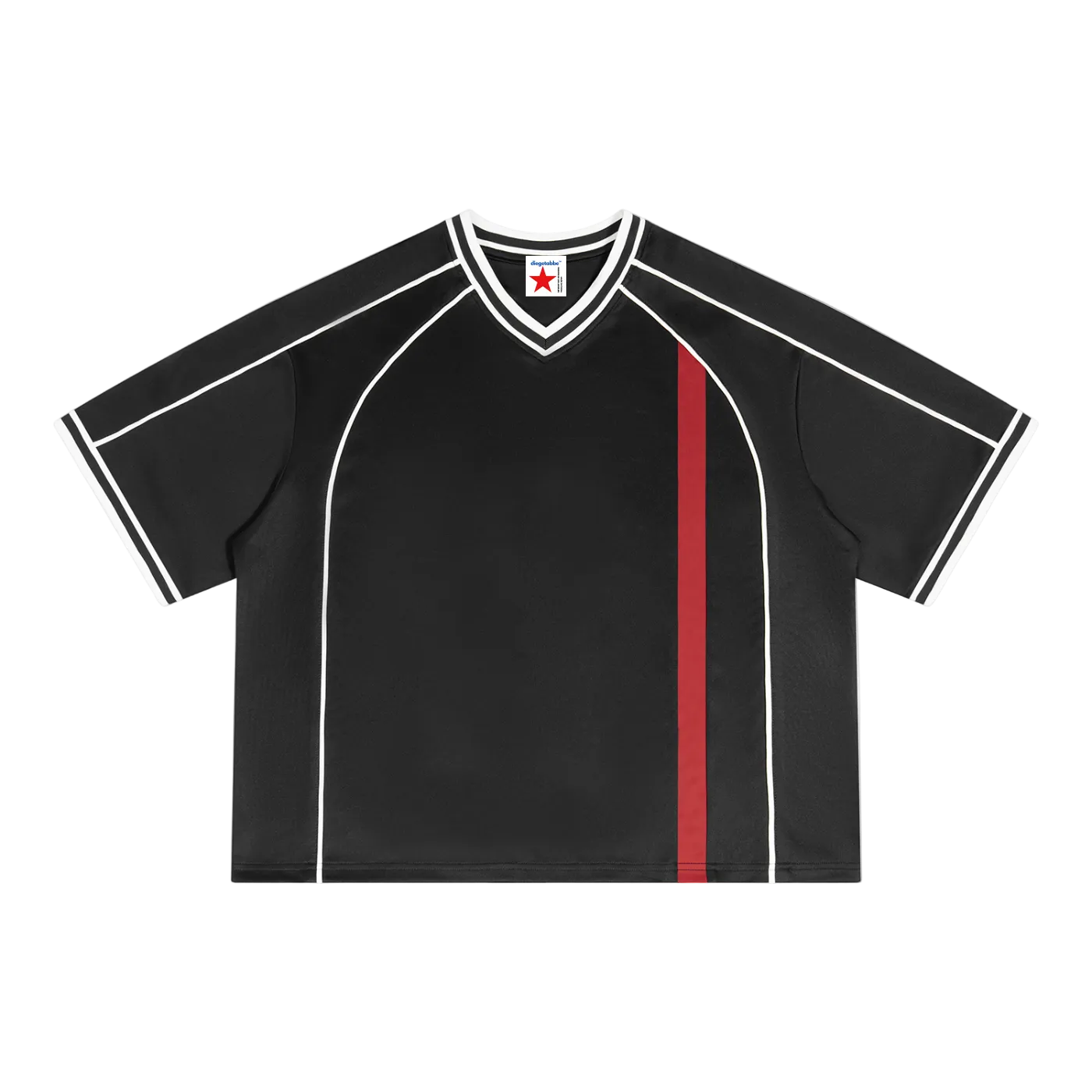 Camiseta soccer jersey negra getabbe con cuello en V blanco en contraste, franja roja vertical al centro, costuras blancas decorativas en mangas y cuerpo, etiqueta diegetabbe con estrella roja, corte crop holgado unisex, fondo blanco