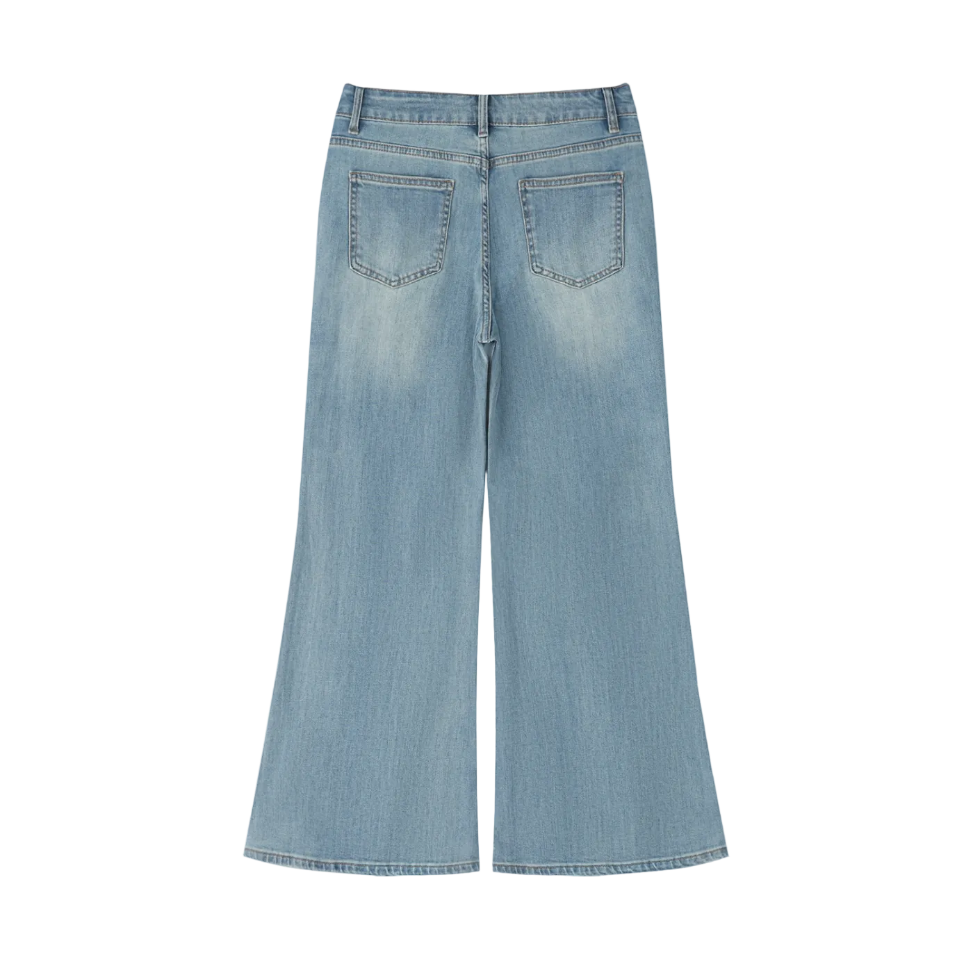 Jeans azul claro acampanados flare getabbe para mujer, lavado sun fade con desgaste en muslos, talle medio, bolsillos frontales diagonales, corte largo acampanado, fondo blanco