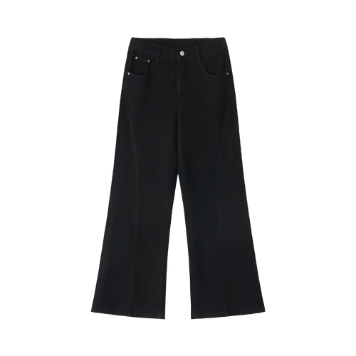 Pantalón acampanado negro getabbe vista trasera, estrella blanca bordada en bolsillo trasero derecho, dos bolsillos traseros parche, cintura elástica, pierna flare, mujer, fondo blanco