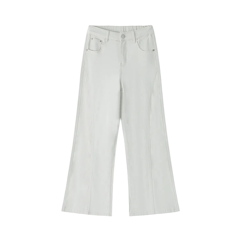 Pantalón acampanado gris claro getabbe vista trasera, estrella negra bordada en bolsillo trasero derecho, dos bolsillos traseros parche, cintura elástica, pierna flare, mujer, fondo blanco